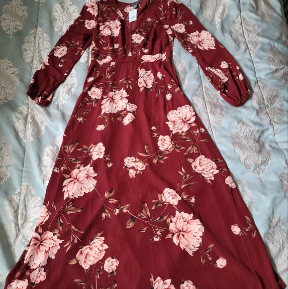 (SOLD) NWT long sleeved maxi dress - Picture 2 of 7